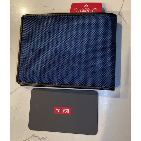 TUMI ALPHA SLG Black Blue Camo Double Billfold Wallet NEW Fast Ship - Picture 9 of 9